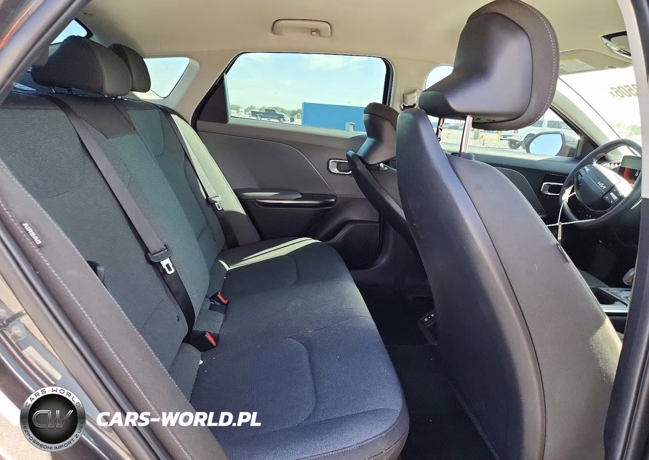 2025 Kia K4 Lxs VIN:3KPFT4DEXSE138864 - 10