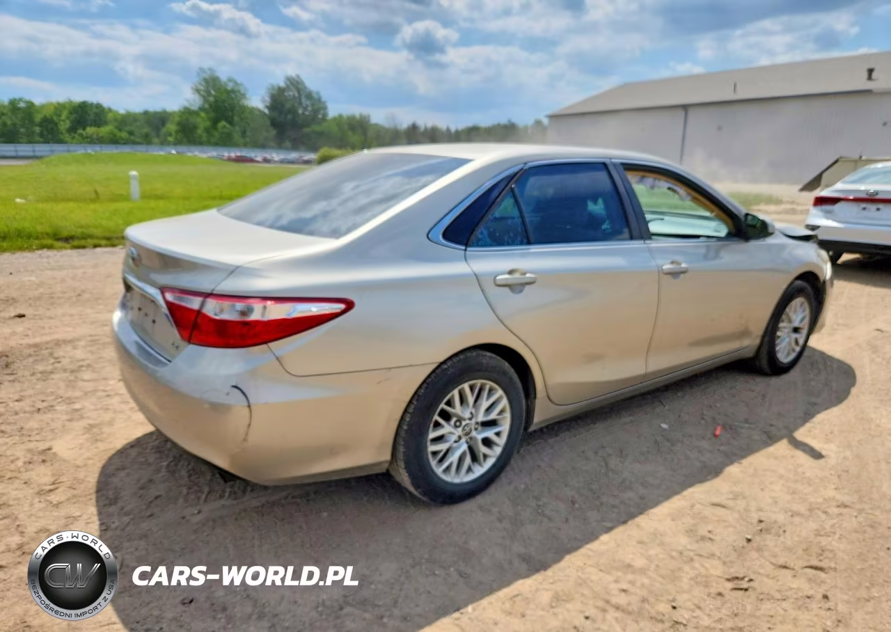 2016 Toyota Camry Le VIN:4T1BF1FK8GU132668 - 3