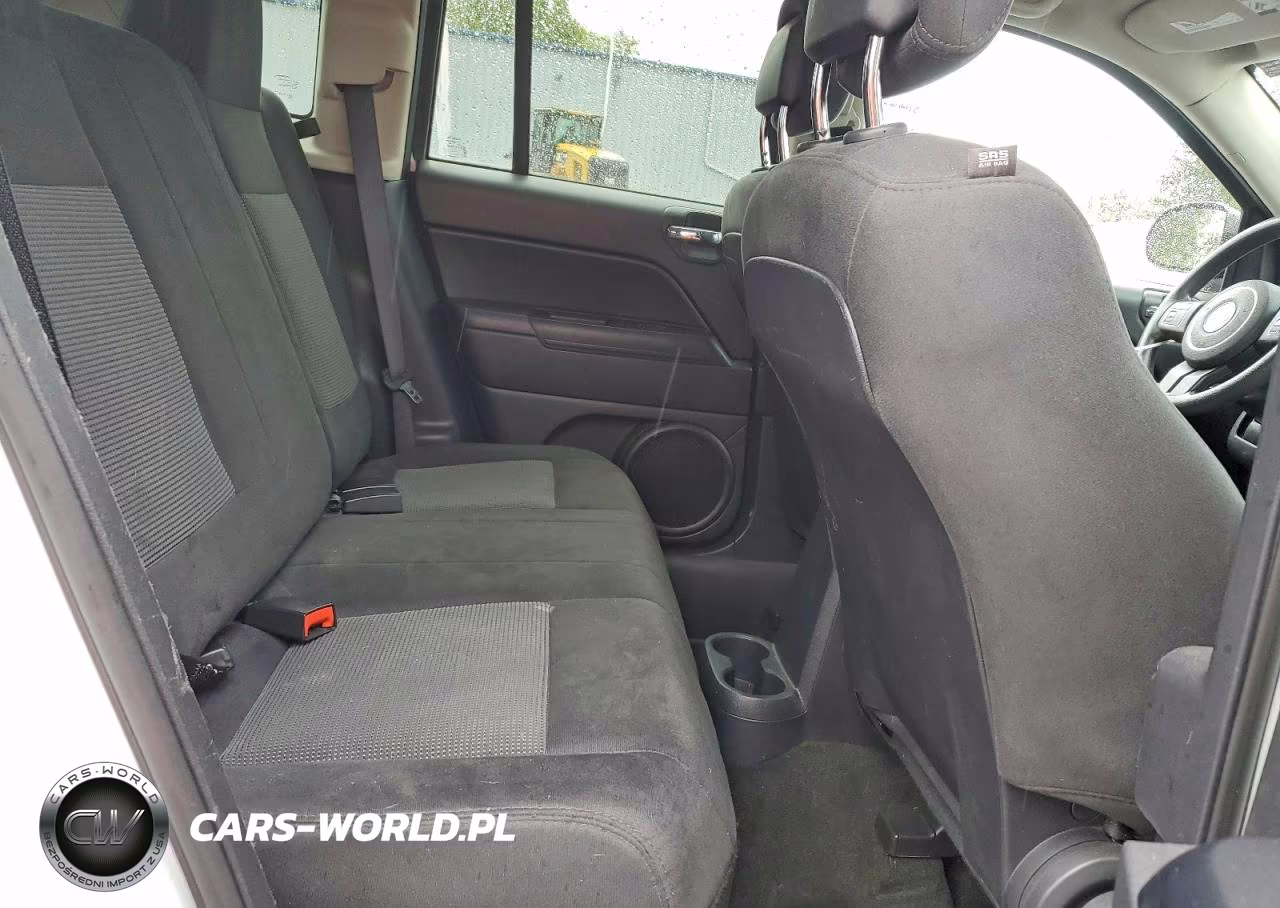 2015 Jeep Compass Sport VIN:1C4NJCBA6FD397015 - 10