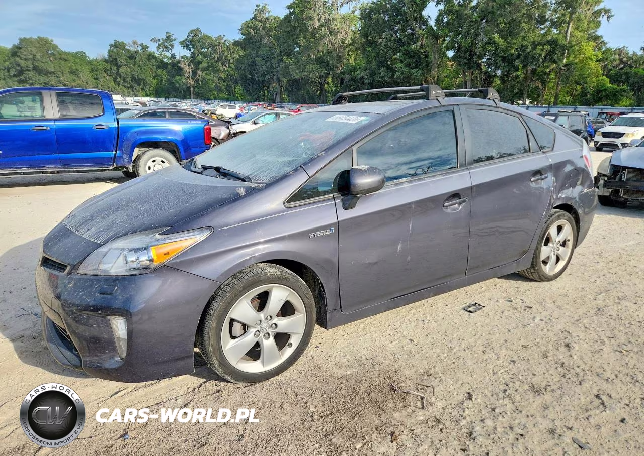 2015 Toyota Prius Five – zdjęcie 1 z 12