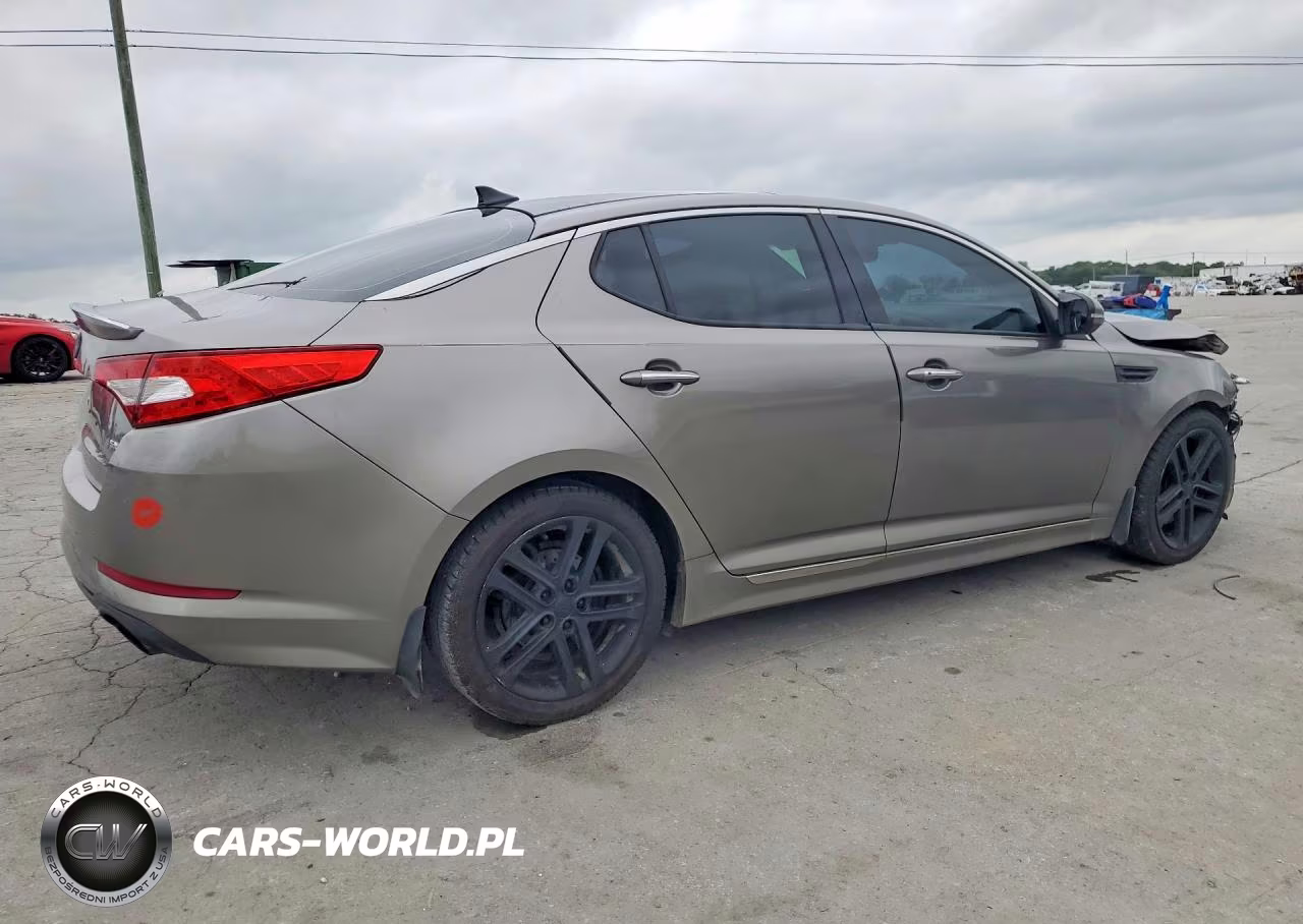 2013 Kia Optima Sx VIN:5XXGR4A62DG215849 - 3