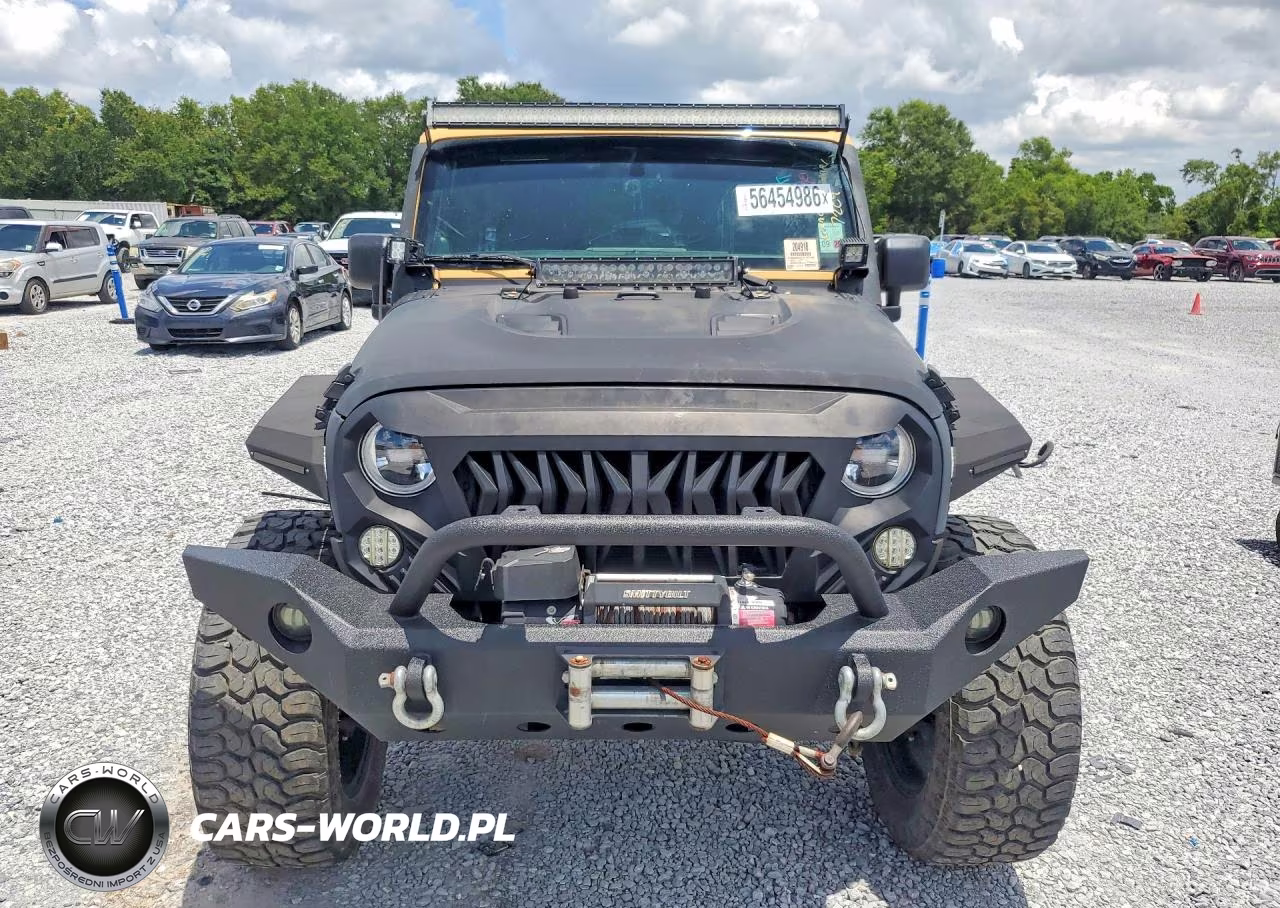 2014 Jeep Wrangler Unlimited Sahara VIN:1C4BJWEG7EL162289 - 5