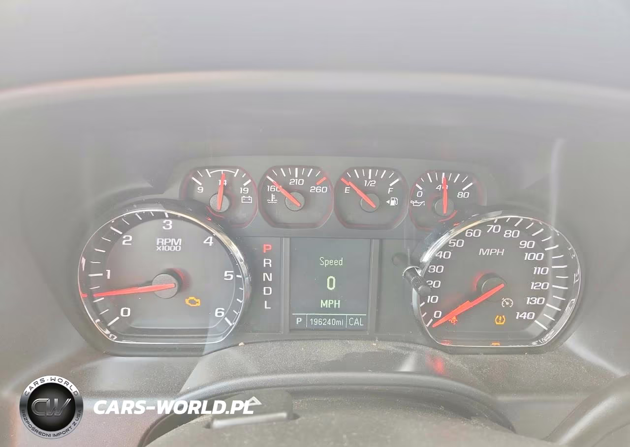 2018 Chevrolet Silverado C1500 VIN:1GCRCNEH9JZ325141 - 9