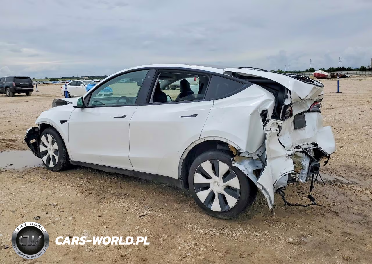 2021 Tesla Model Y VIN:5YJYGDED8MF110626 - 2