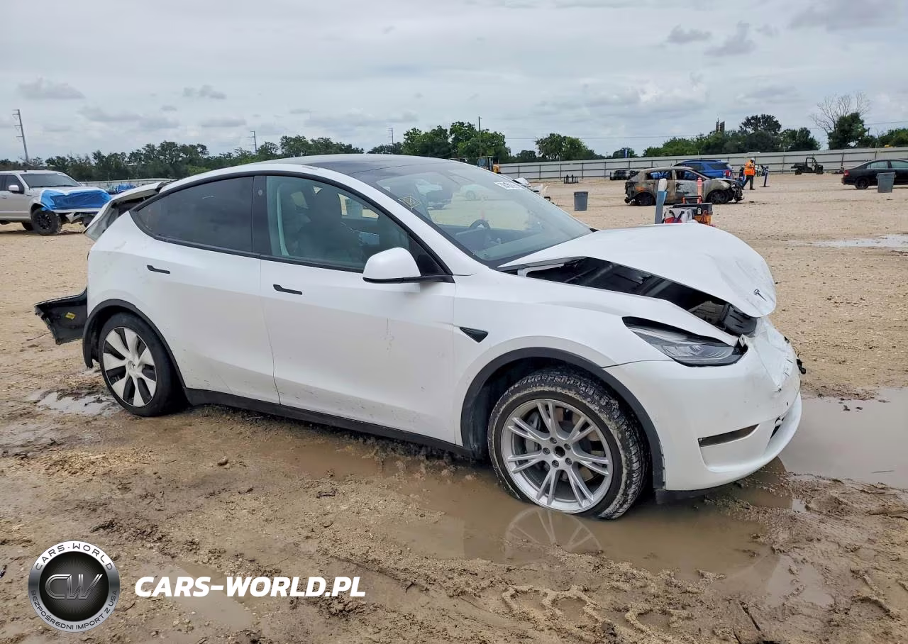 2021 Tesla Model Y VIN:5YJYGDED8MF110626 - 4