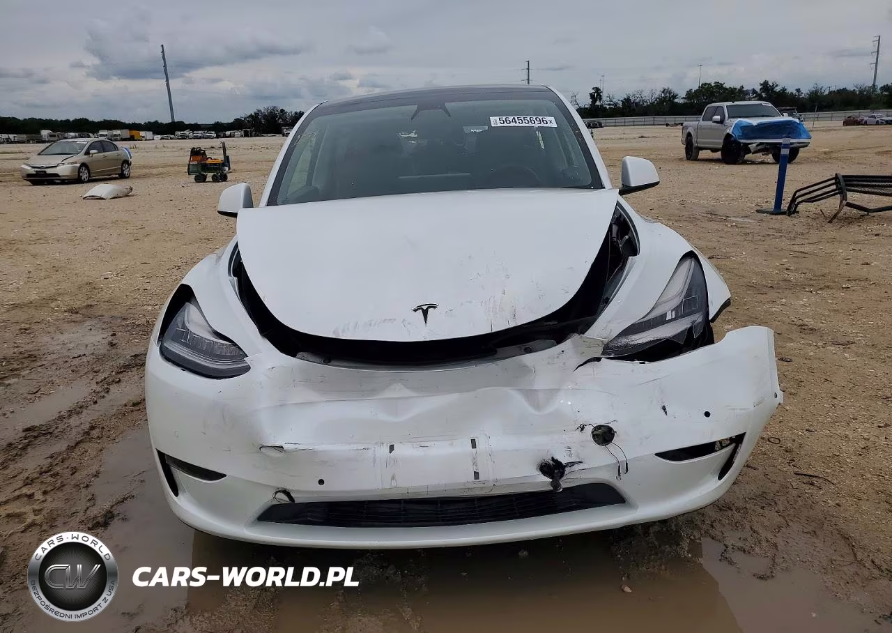 2021 Tesla Model Y VIN:5YJYGDED8MF110626 - 5