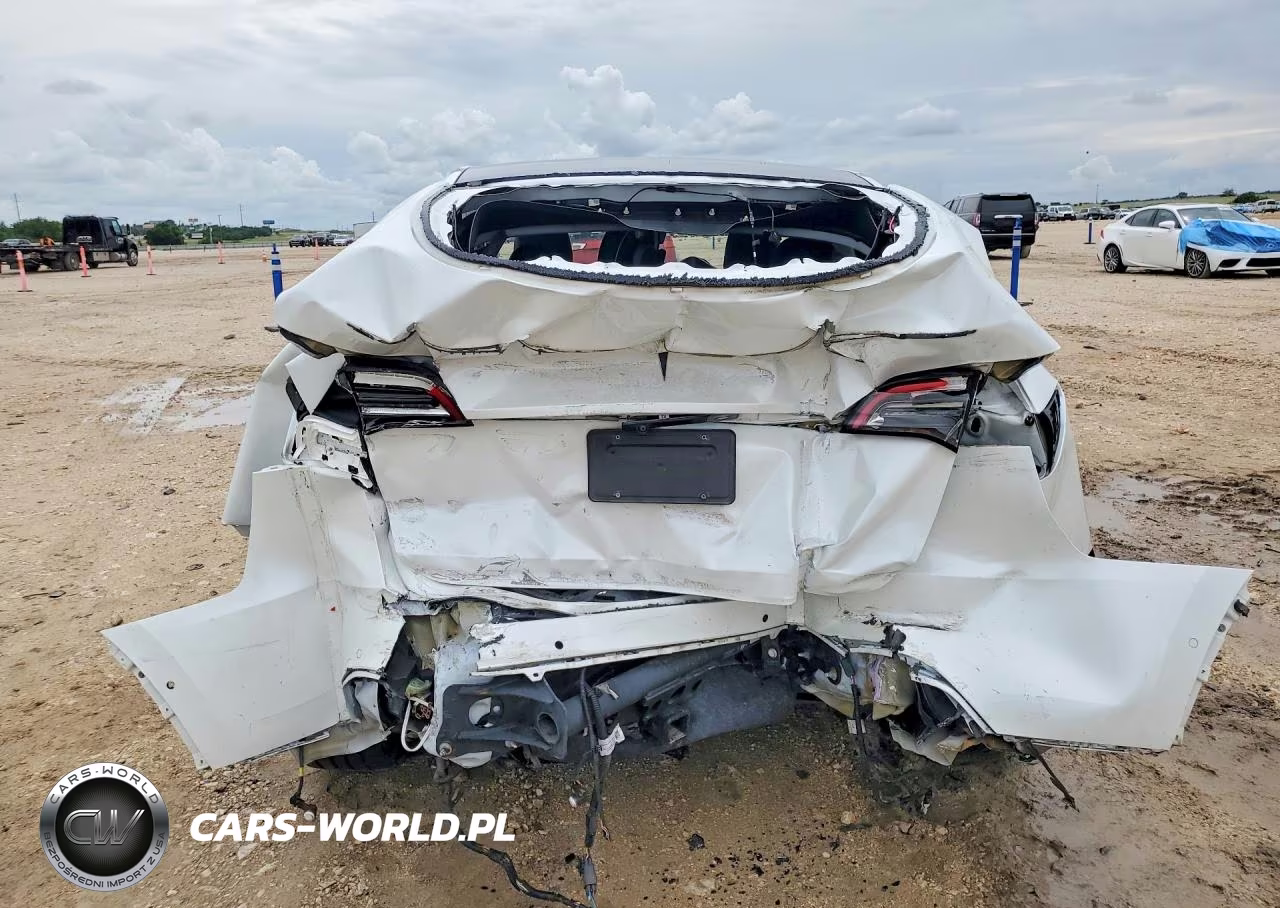 2021 Tesla Model Y VIN:5YJYGDED8MF110626 - 6