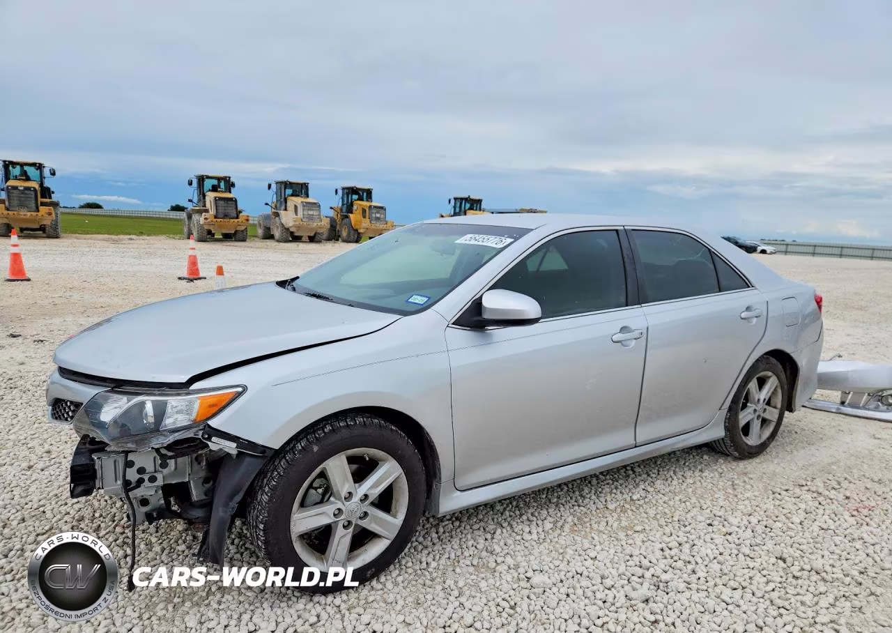 2012 Toyota Camry Se – zdjęcie 1 z 13
