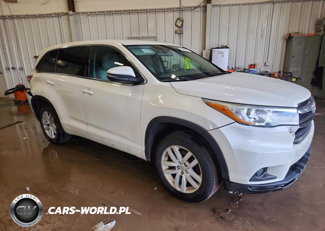 2015 Toyota Highlander Le VIN:5TDZKRFH1FS109768 - 4