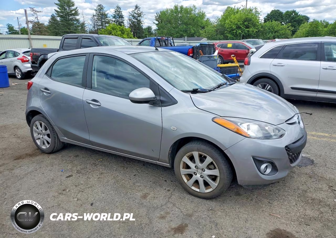 2012 Mazda Mazda2 Sport VIN:JM1DE1LZ9C0144900 - 4
