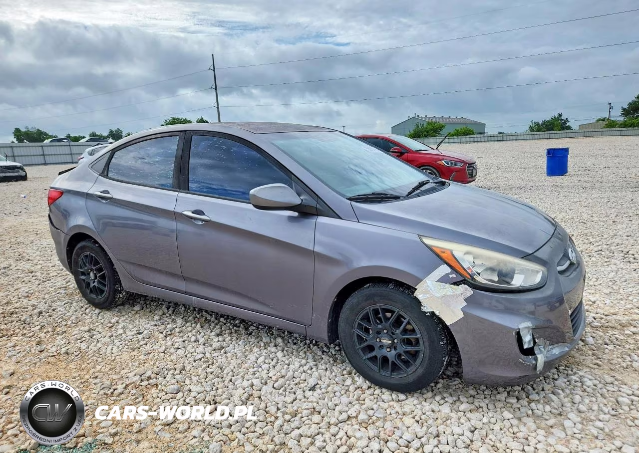 2016 Hyundai Accent VIN:KMHCT4AE0GU089394 - 4