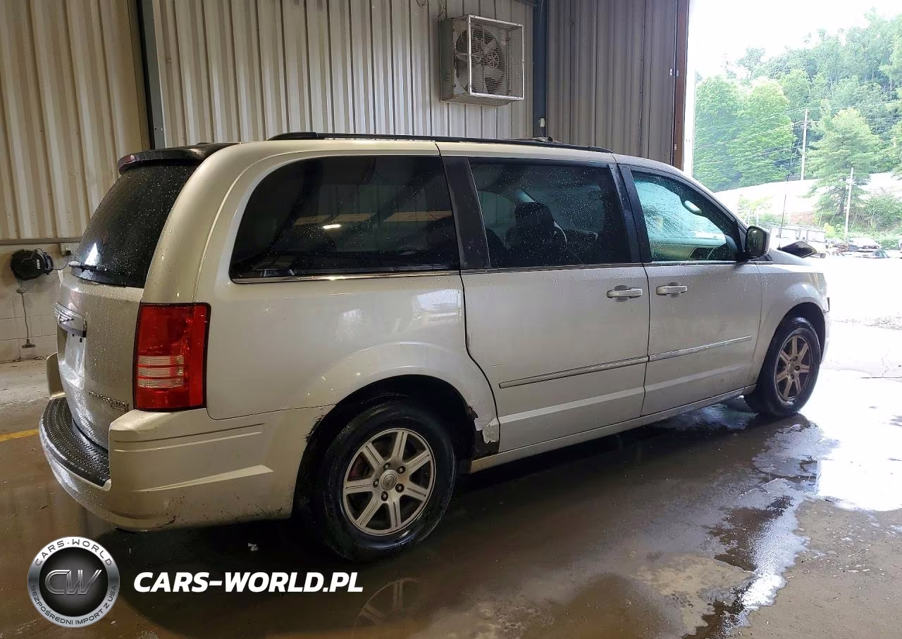 2010 Chrysler Town & Country Touring VIN:2A4RR5D10AR432246 - 3