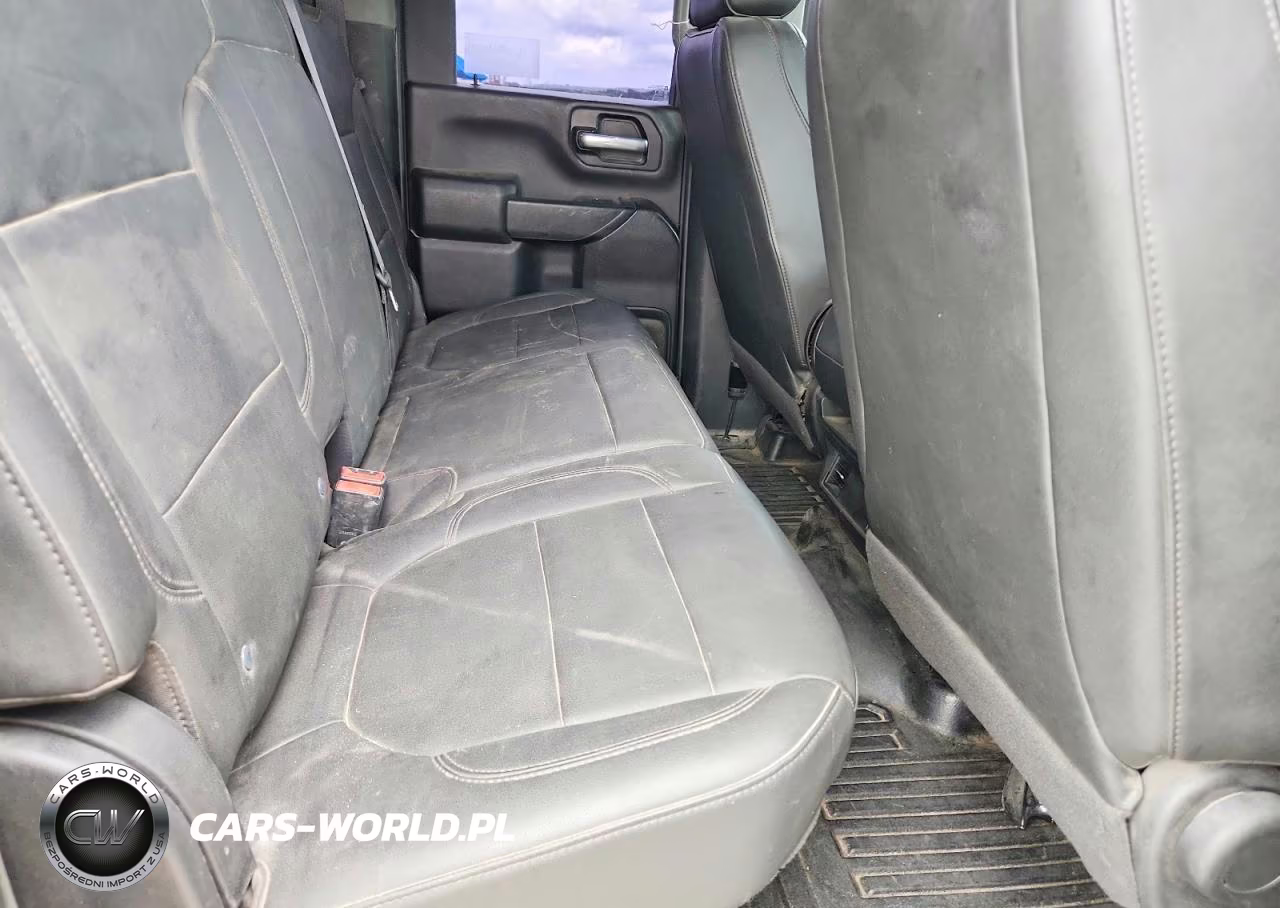 2021 Chevrolet Silverado C2500 Heavy Duty VIN:1GC2WLE75MF113640 - 10