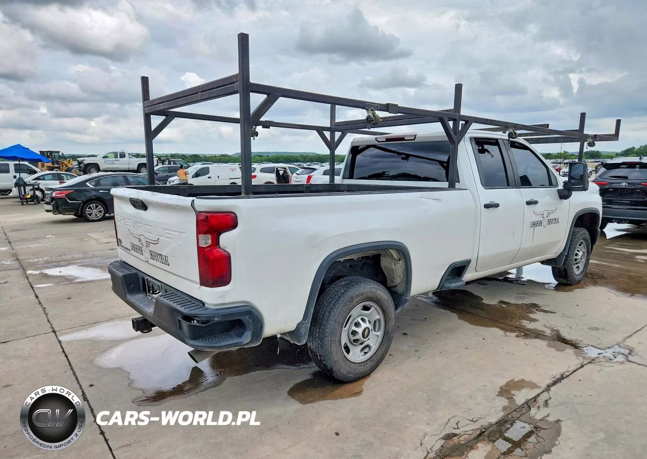 2021 Chevrolet Silverado C2500 Heavy Duty VIN:1GC2WLE75MF113640 - 3