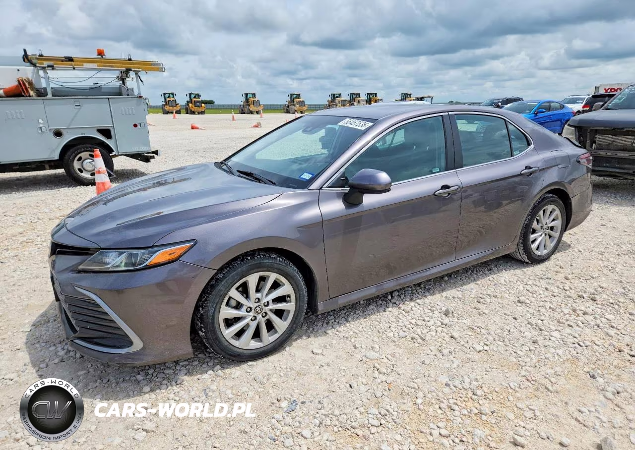 2021 Toyota Camry Le – zdjęcie 1 z 12