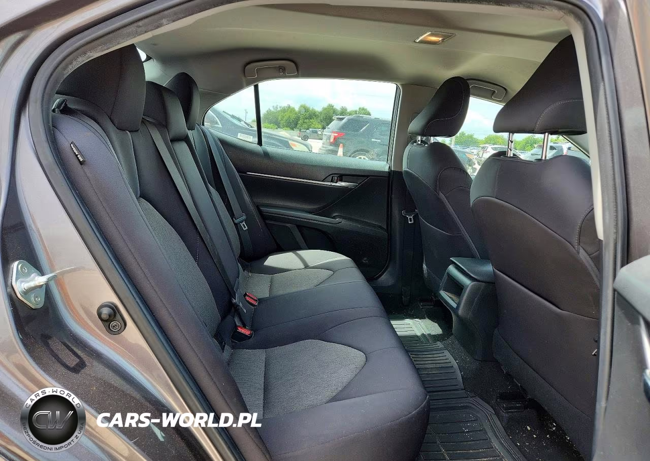 2021 Toyota Camry Le VIN:4T1C11AK0MU592090 - 10