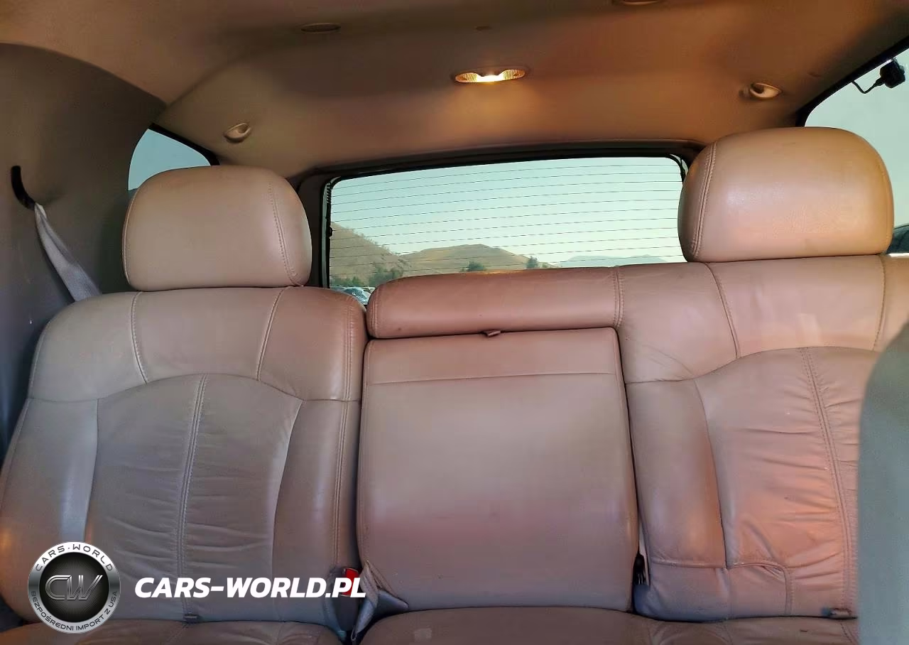2001 Chevrolet Tahoe C1500 VIN:1GNEC13T31R186470 - 10