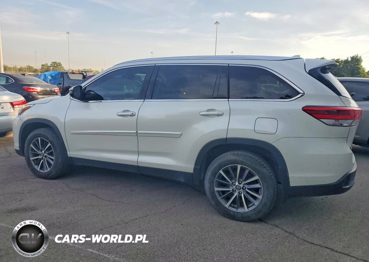 2019 Toyota Highlander Se VIN:5TDJZRFH3KS582736 - 2