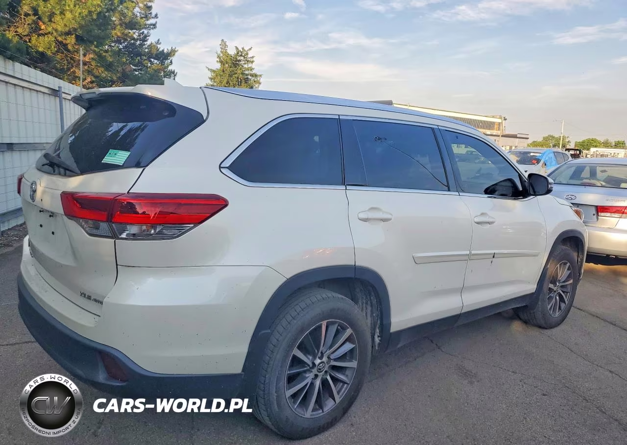 2019 Toyota Highlander Se VIN:5TDJZRFH3KS582736 - 3
