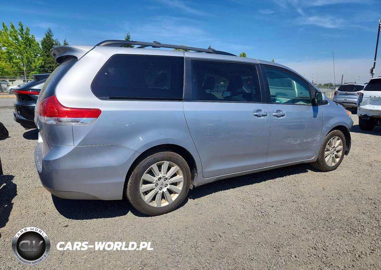 2012 Toyota Sienna Le VIN:5TDJK3DC0CS037460 - 3