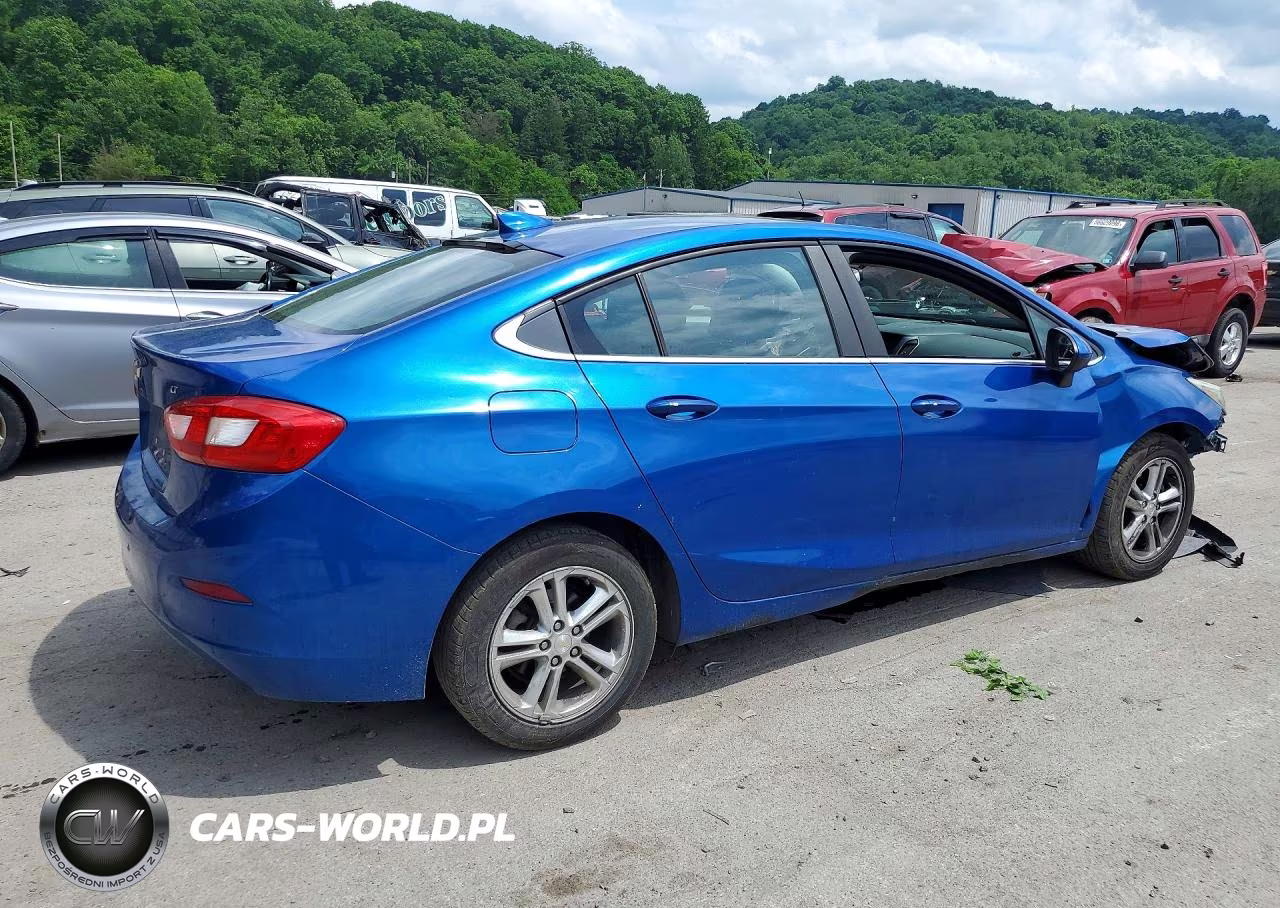 2017 Chevrolet Cruze Lt VIN:1G1BE5SM2H7243375 - 3