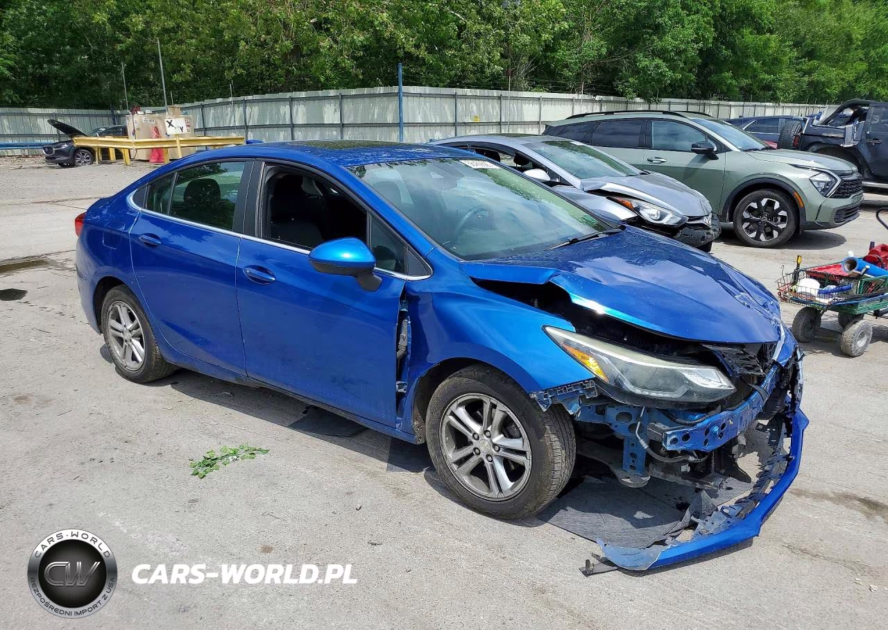 2017 Chevrolet Cruze Lt VIN:1G1BE5SM2H7243375 - 4