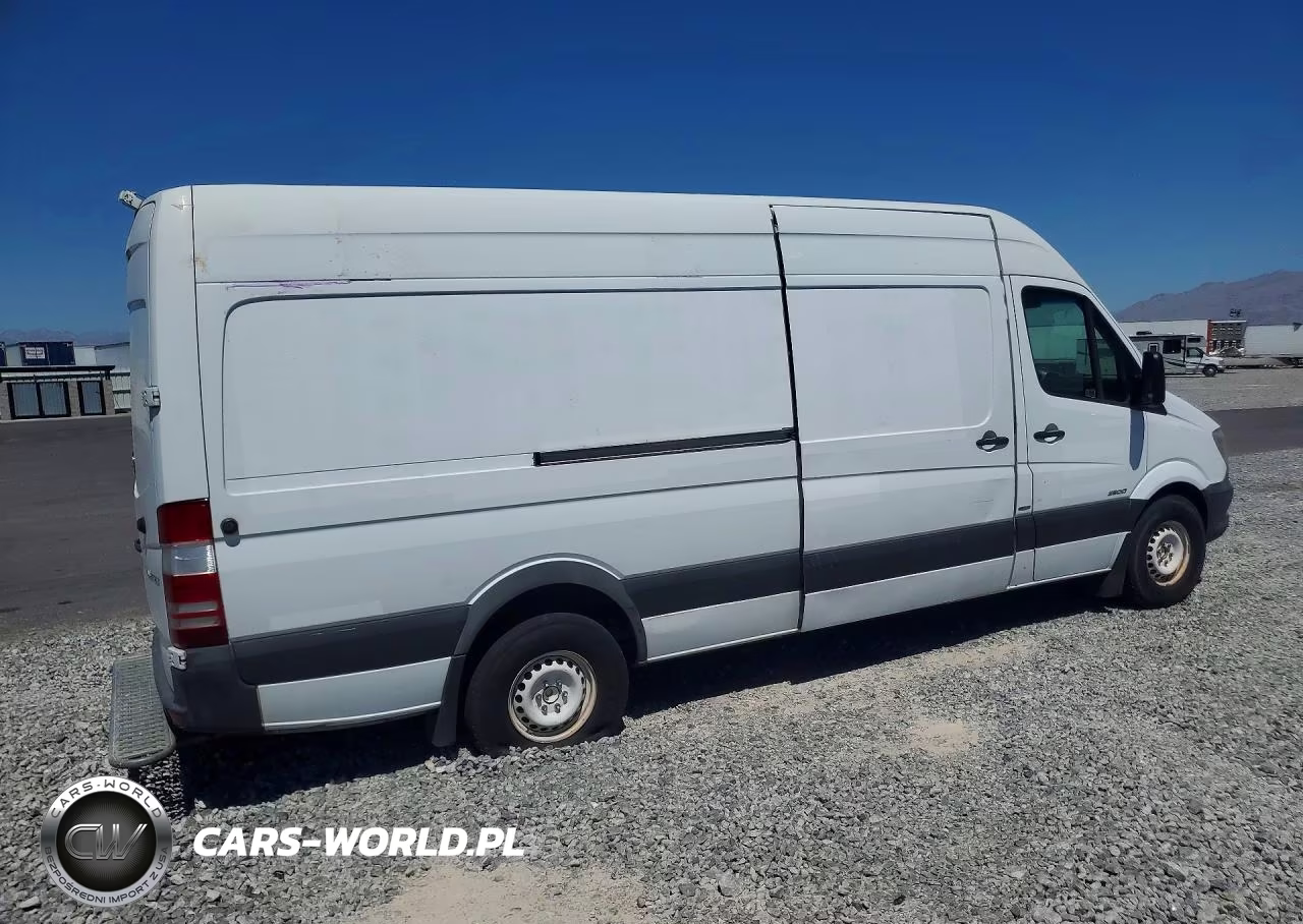 2015 Mercedes Benz Sprinter 2500 Delivery Van VIN:WD3PE8DB3FP124347 - 3