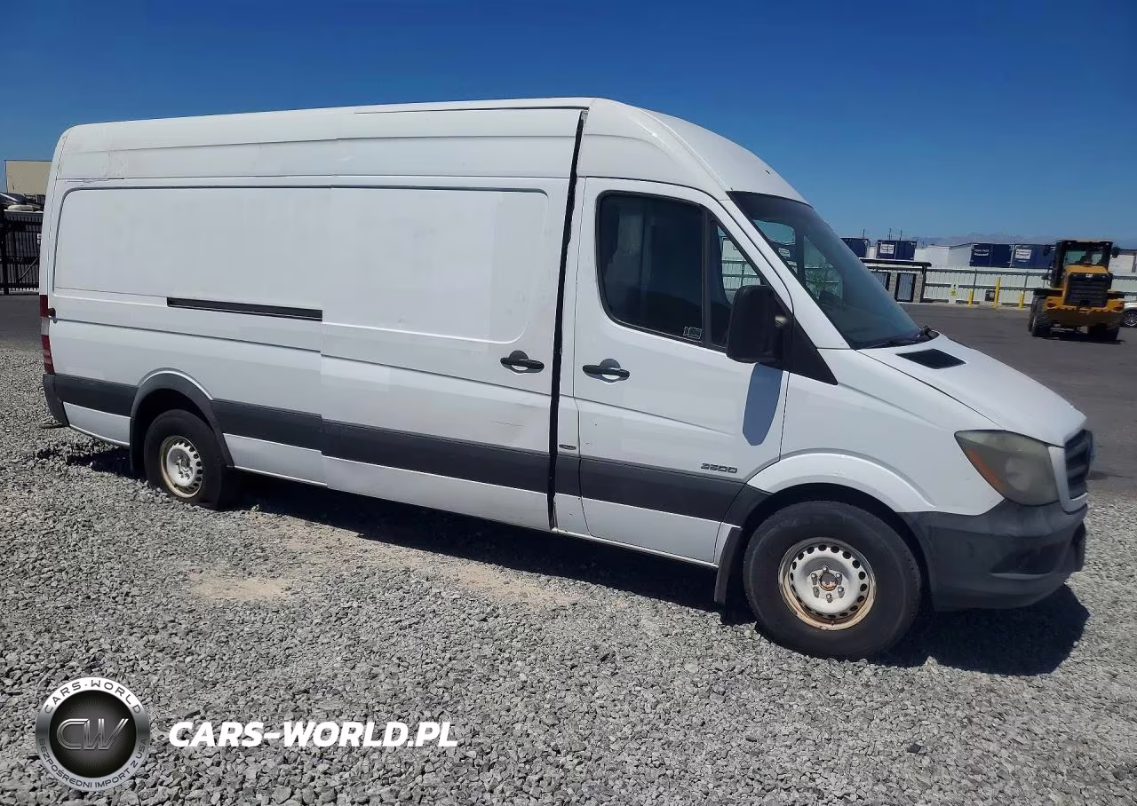 2015 Mercedes Benz Sprinter 2500 Delivery Van VIN:WD3PE8DB3FP124347 - 4