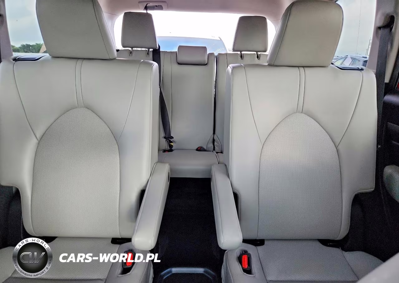 2024 Toyota Grand Highlander Xle VIN:5TDAAAA52RS010850 - 10