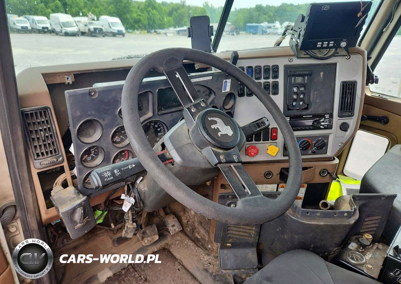 2013 Mack Gu713 Roll-Off Container Truck VIN:1M2AX04C7DM014251 - 5