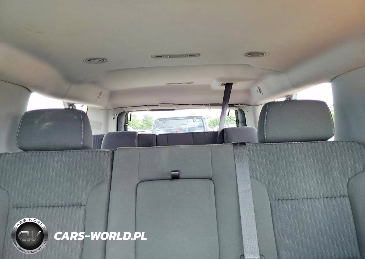 2019 Chevrolet Suburban K1500 Lt VIN:1GNSKHKC1KR390296 - 10