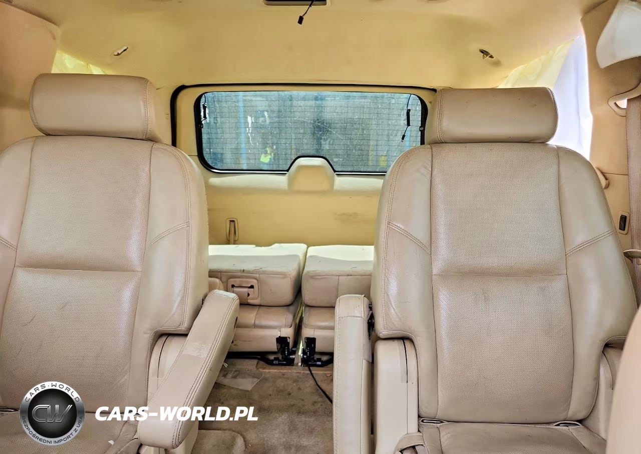 2008 Cadillac Escalade Luxury VIN:1GYFK63828R108341 - 10