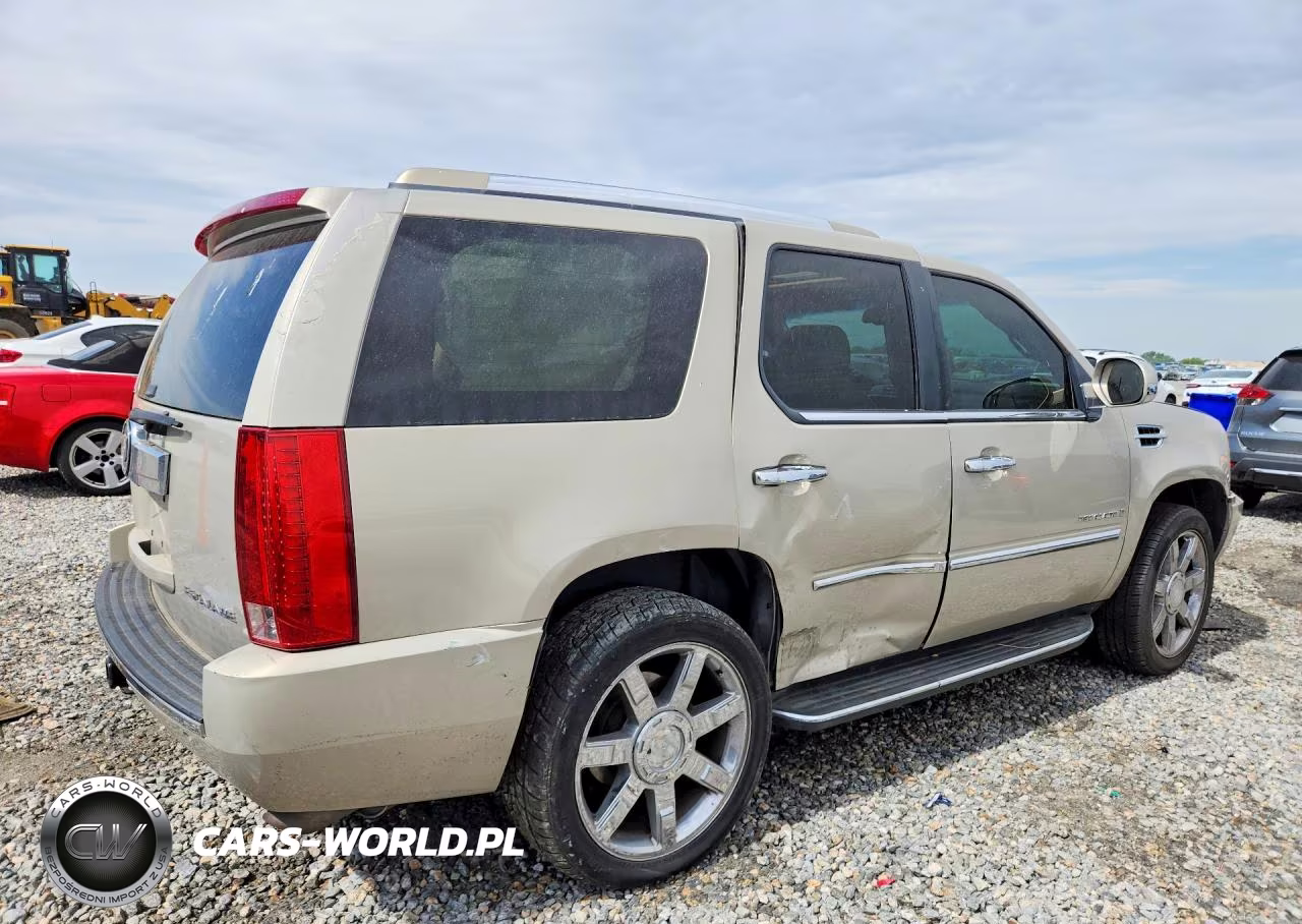 2008 Cadillac Escalade Luxury VIN:1GYFK63828R108341 - 3