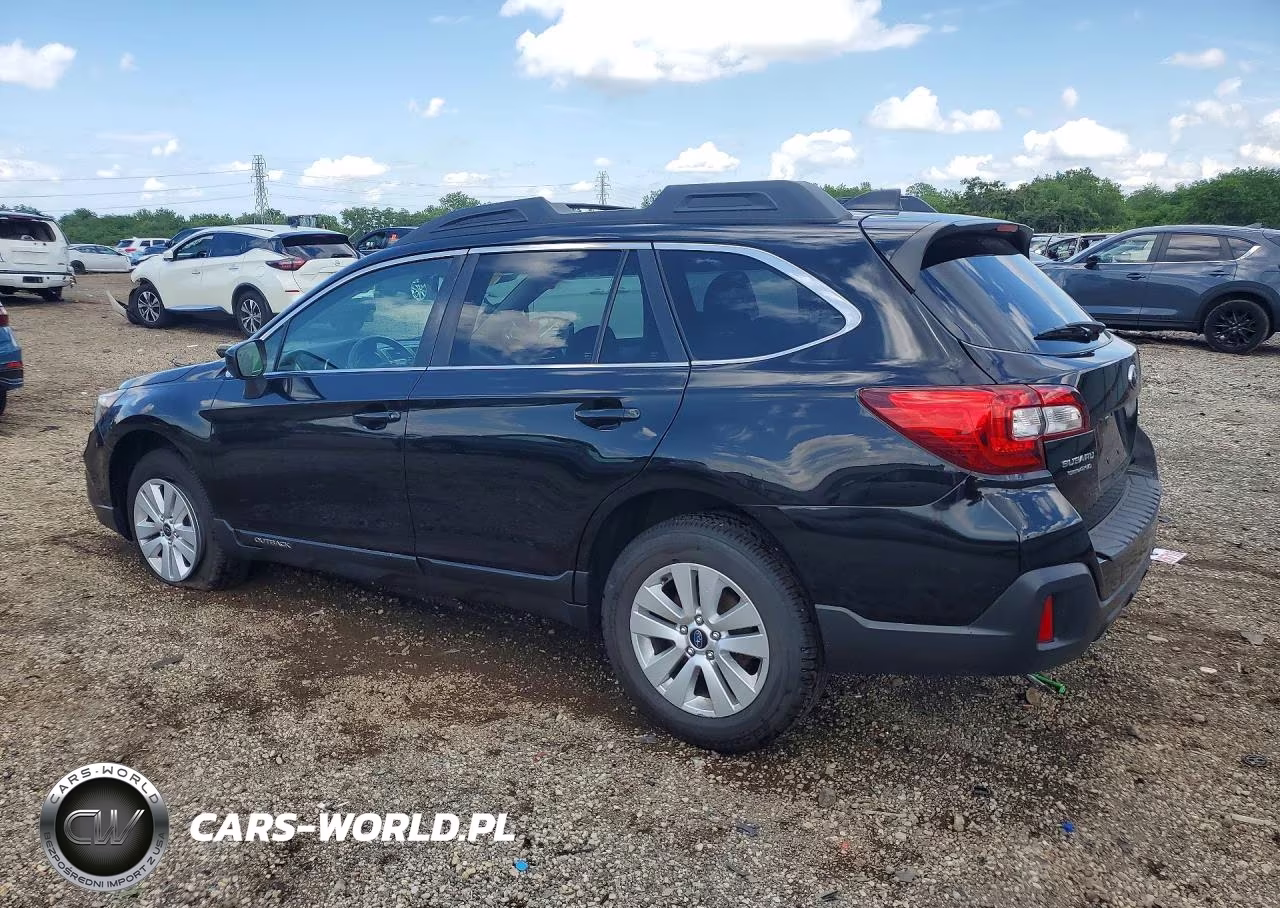 2018 Subaru Outback 2.5I Premium VIN:4S4BSACC7J3309149 - 2