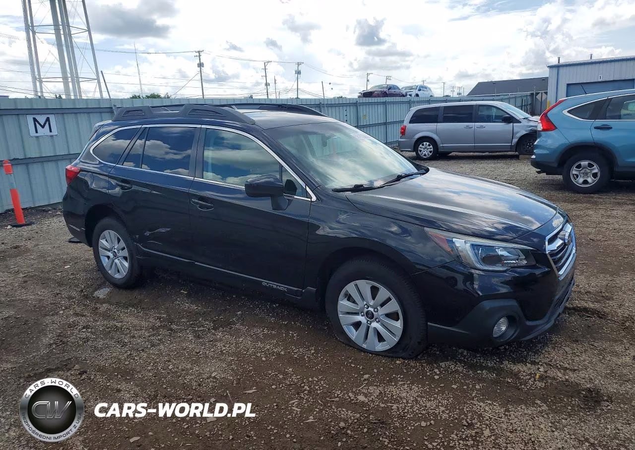 2018 Subaru Outback 2.5I Premium VIN:4S4BSACC7J3309149 - 4