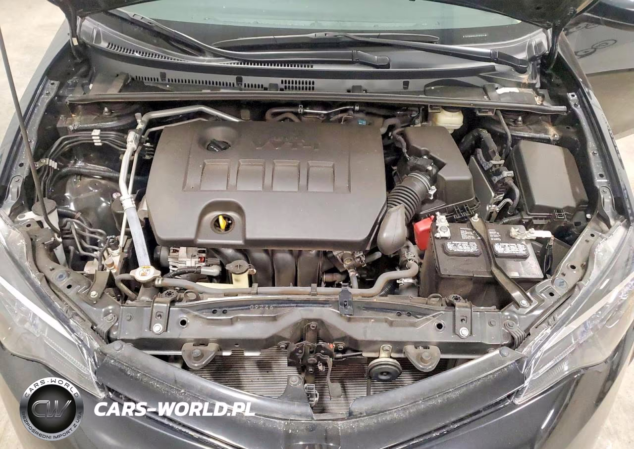 2018 Toyota Corolla Le VIN:5YFBURHE6JP784614 - 11