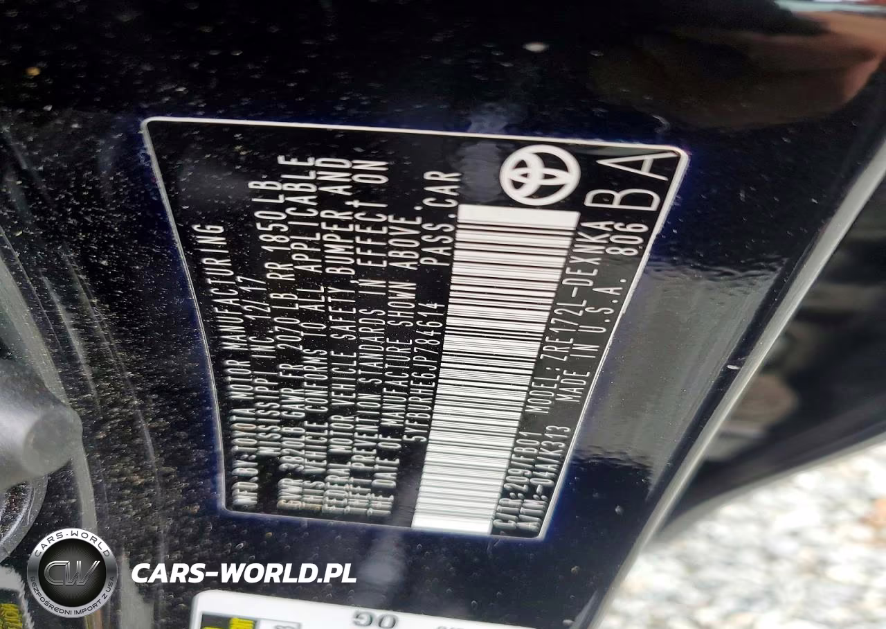 2018 Toyota Corolla Le VIN:5YFBURHE6JP784614 - 12