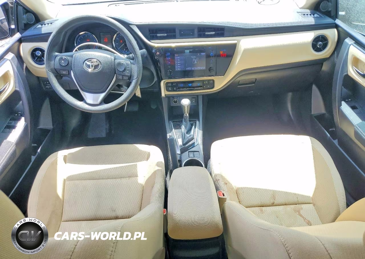 2018 Toyota Corolla Le VIN:5YFBURHE6JP784614 - 8