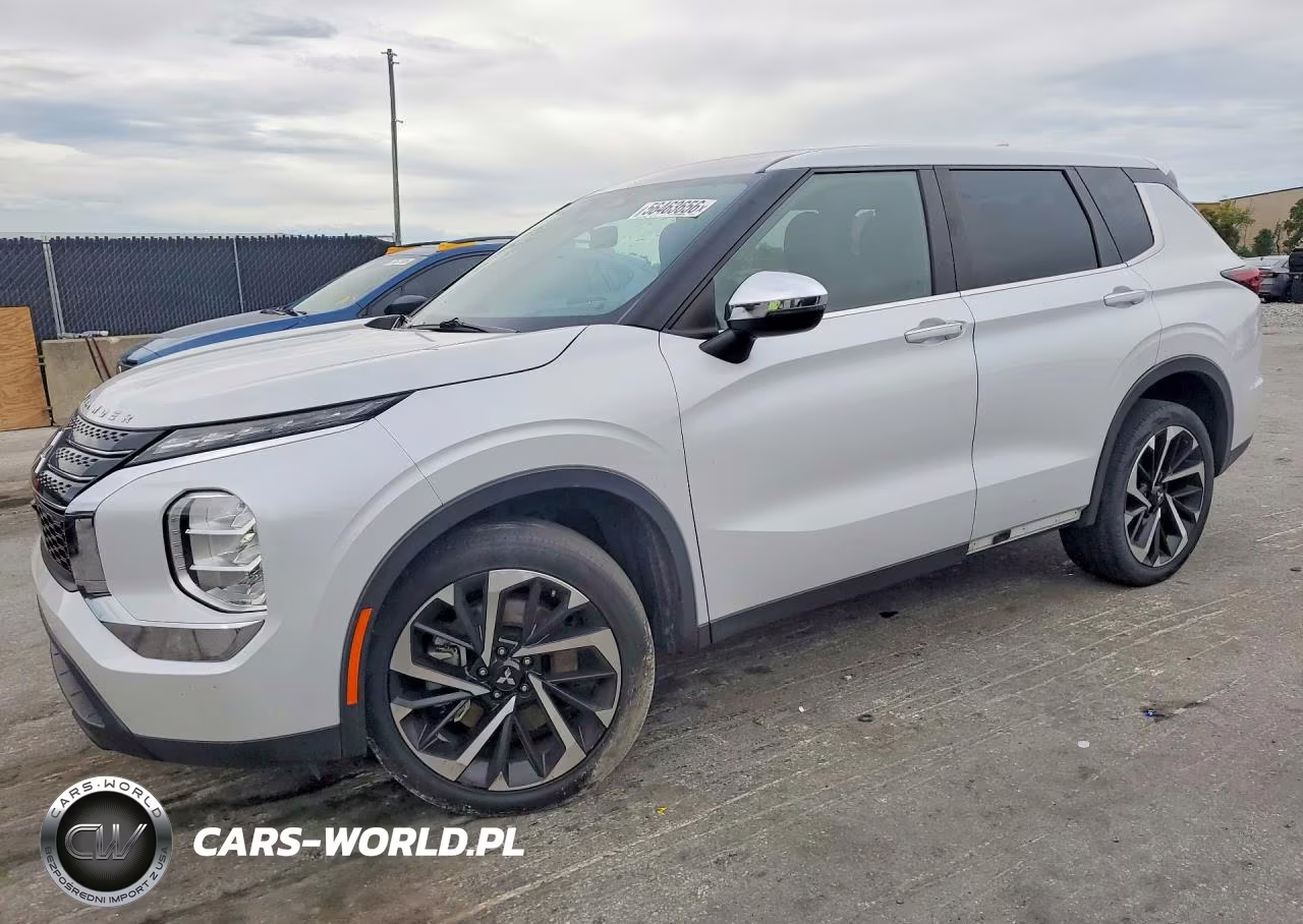 2022 Mitsubishi Outlander Es – zdjęcie 1 z 13