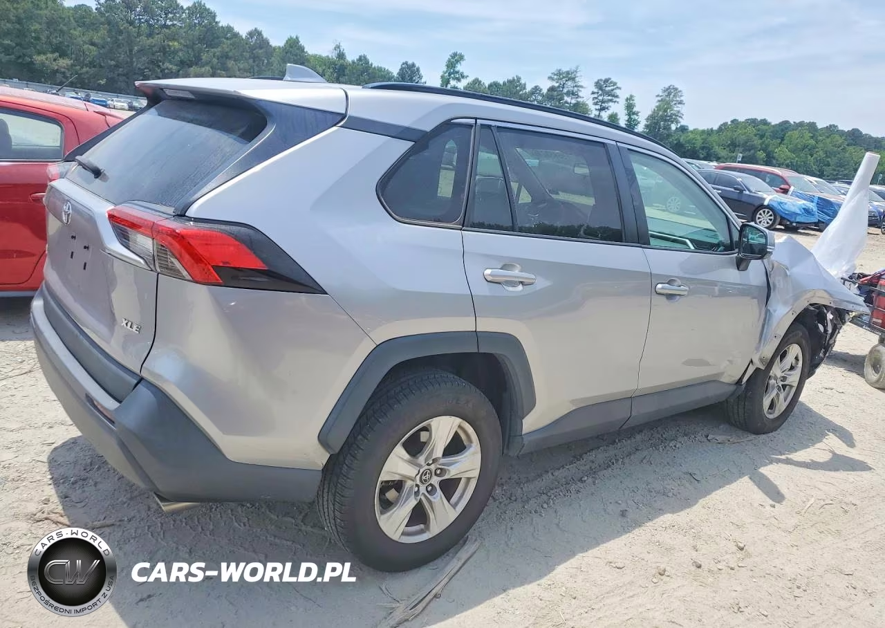 2021 Toyota Rav4 Xle VIN:2T3W1RFV9MC101958 - 3