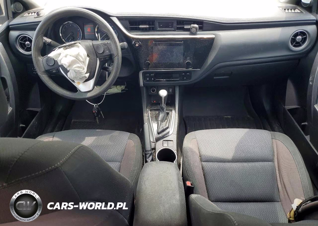 2018 Toyota Corolla Le VIN:5YFBURHEXJP755374 - 8