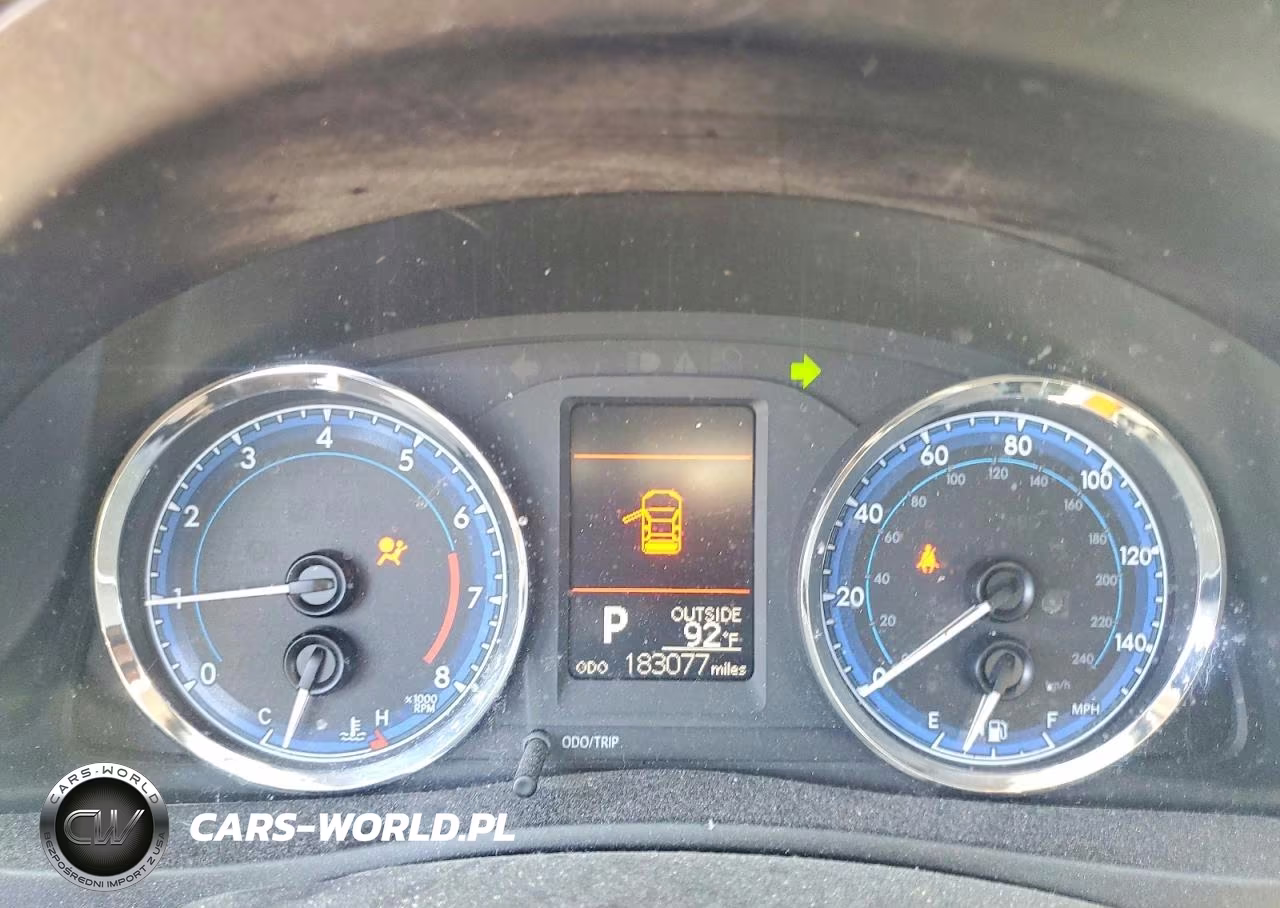 2018 Toyota Corolla Le VIN:5YFBURHEXJP755374 - 9