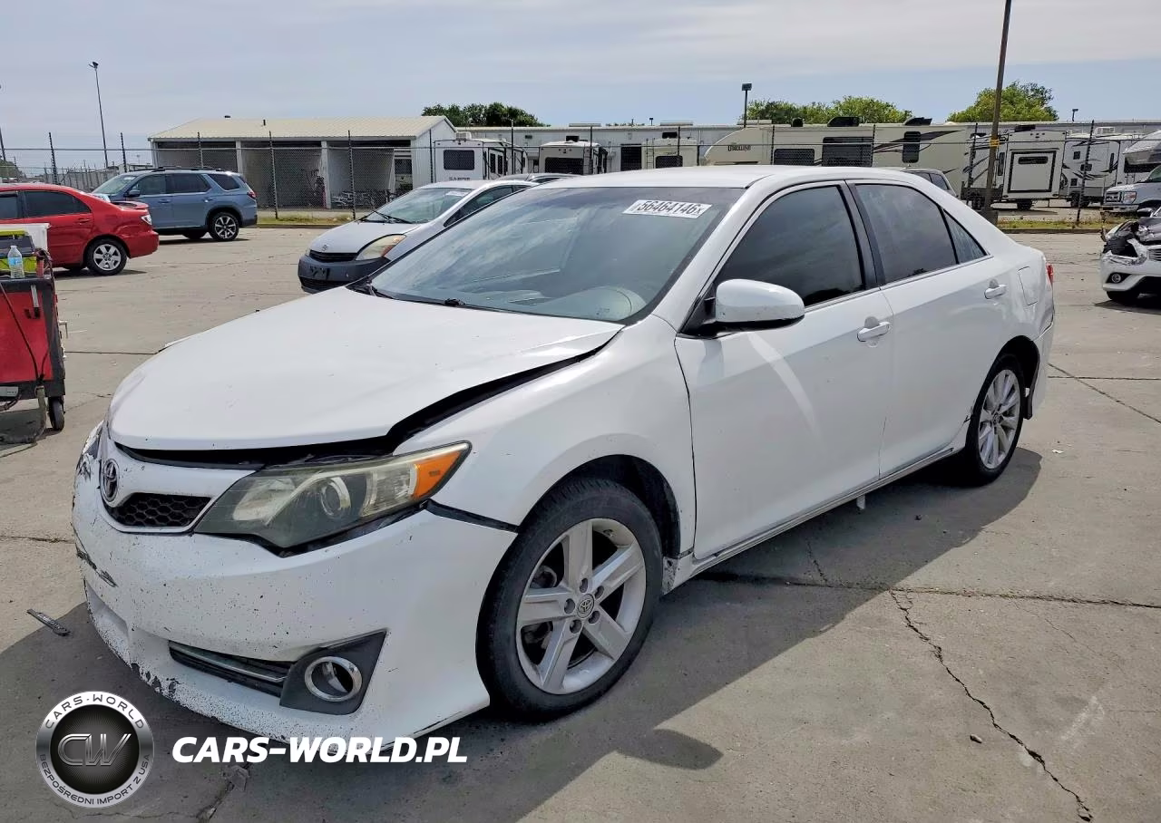 2012 Toyota Camry Le – zdjęcie 1 z 12