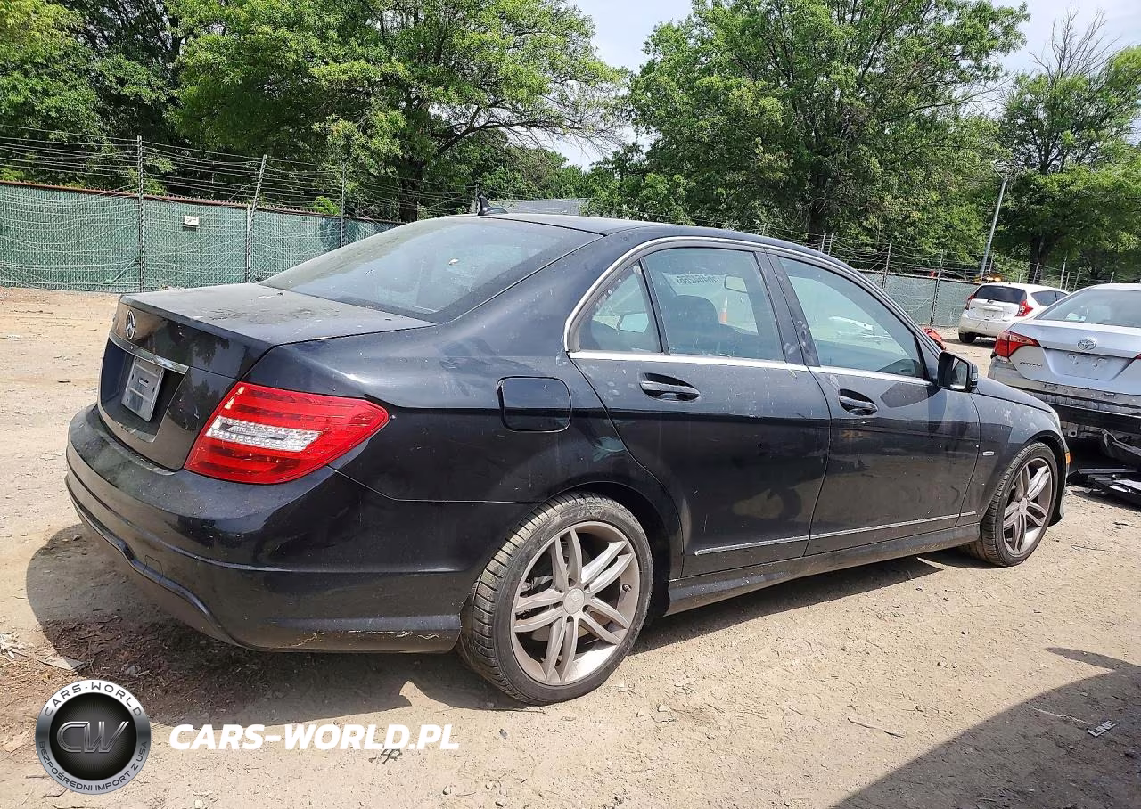 2012 Mercedes-Benz C 250 VIN:WDDGF4HBXCA622829 - 3
