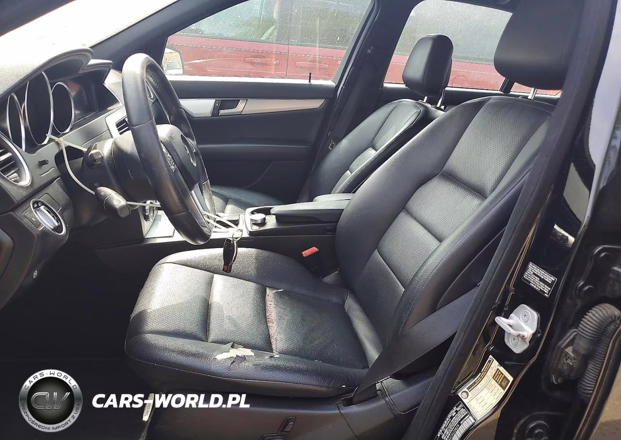 2012 Mercedes-Benz C 250 VIN:WDDGF4HBXCA622829 - 7