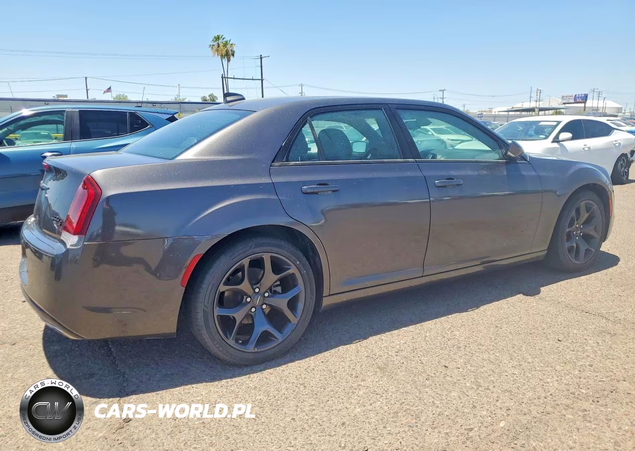 2023 Chrysler 300 S VIN:2C3CCABG0PH637095 - 3