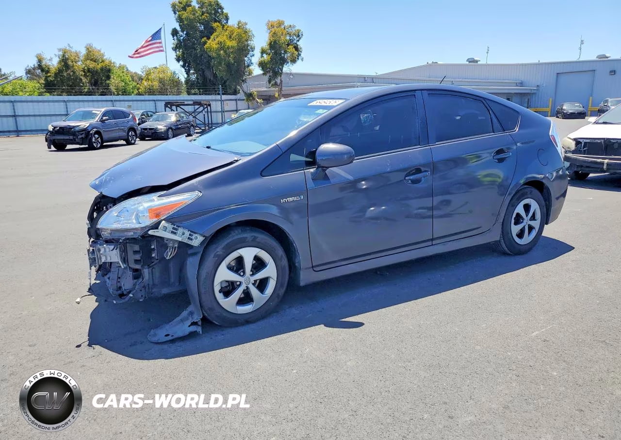 2014 Toyota Prius Three – zdjęcie 1 z 13