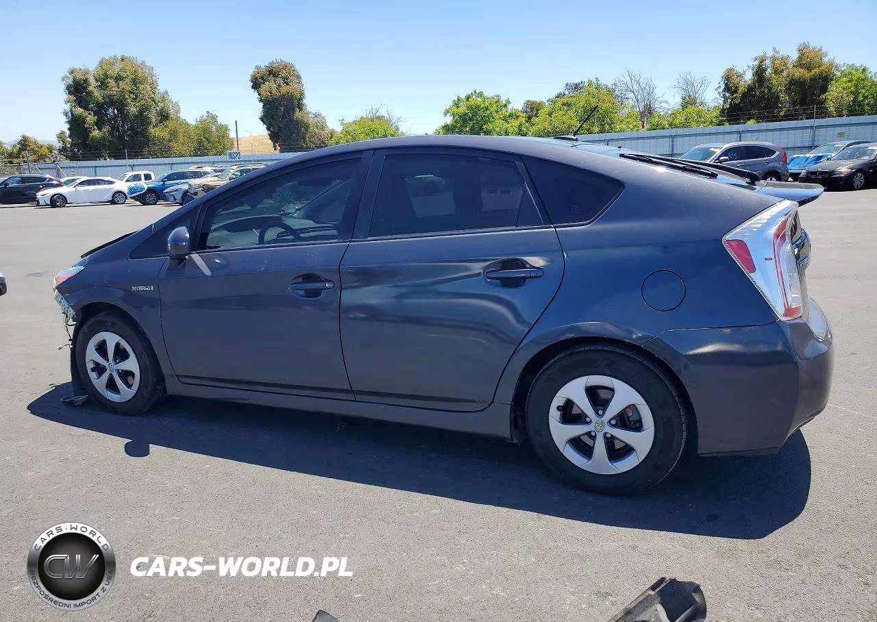 2014 Toyota Prius Three VIN:JTDKN3DU8E1833717 - 2