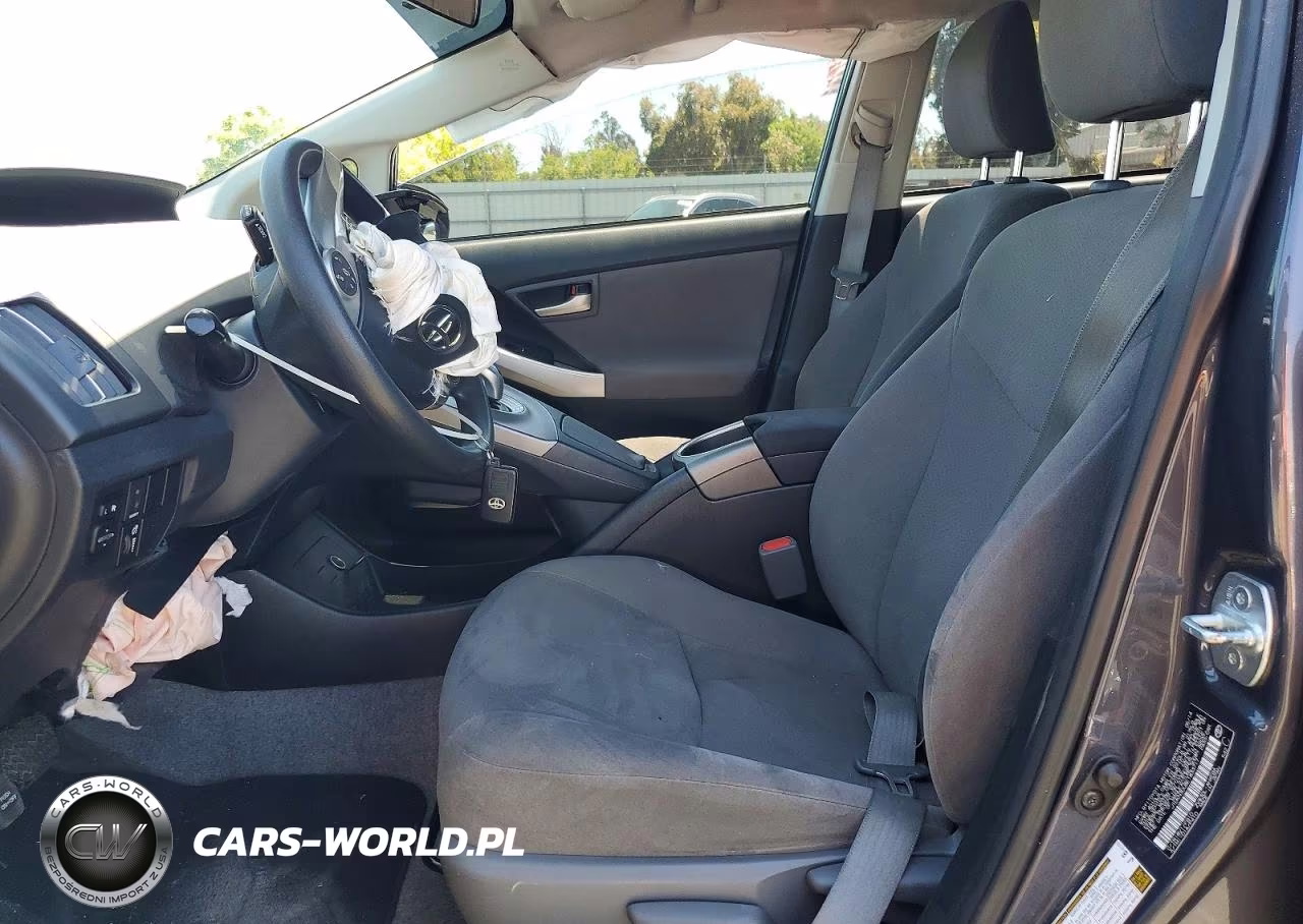 2014 Toyota Prius Three VIN:JTDKN3DU8E1833717 - 7