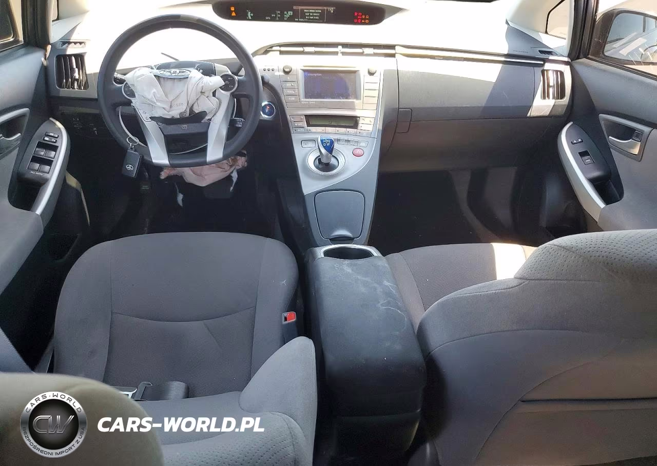 2014 Toyota Prius Three VIN:JTDKN3DU8E1833717 - 8